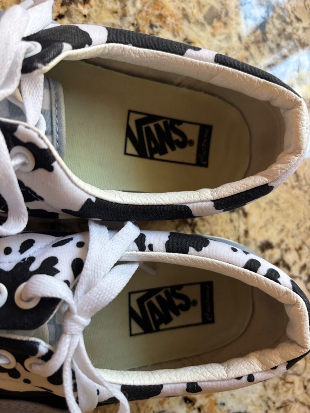 Vans - Picture 3 of 5